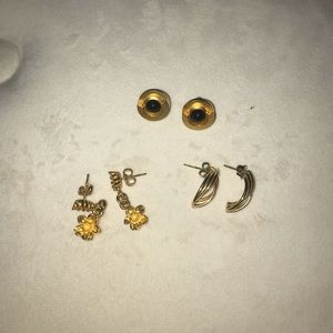 Mixed set of gold earrings